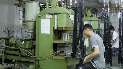 插頭電源線(xiàn)廠家用的電線(xiàn)電纜是自己生產(chǎn)的還是外購(gòu)的？