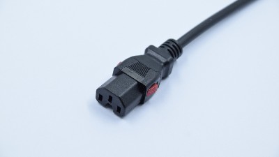 帶自鎖電源線插頭是怎樣的？